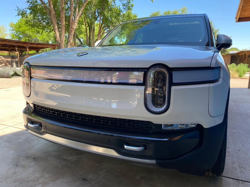 2024 Rivian R1S - Image 9 of 31