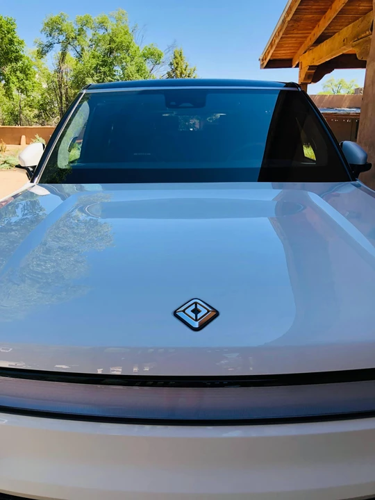 2024 Rivian R1S - Image 30 of 31