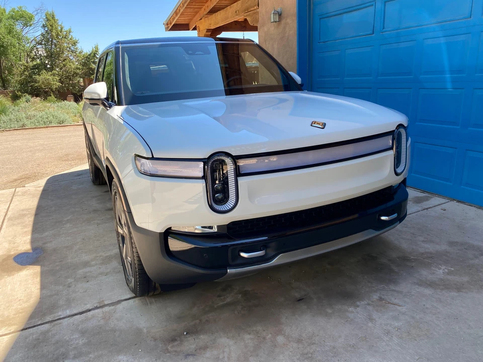 2024 Rivian R1S - Image 27 of 31