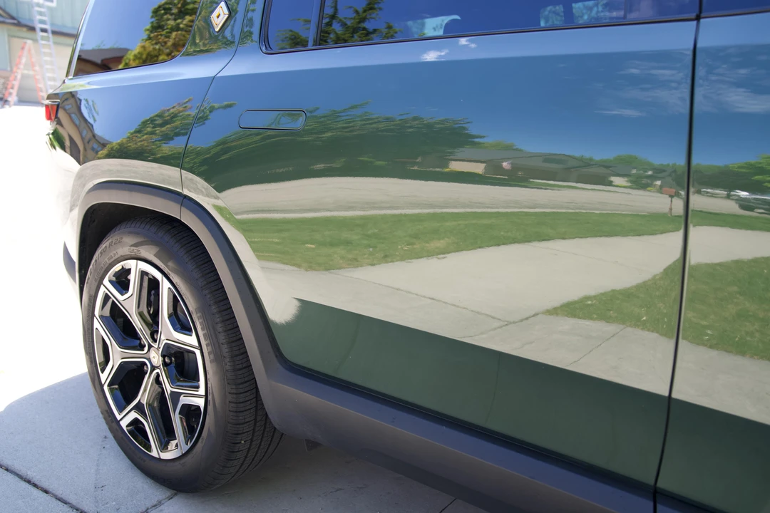 2024 Rivian R1S - Image 31 of 31