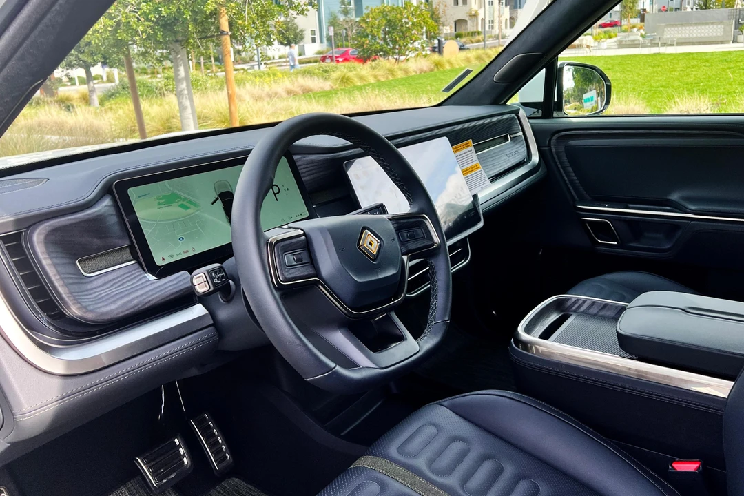 2024 Rivian R1S - Image 29 of 31