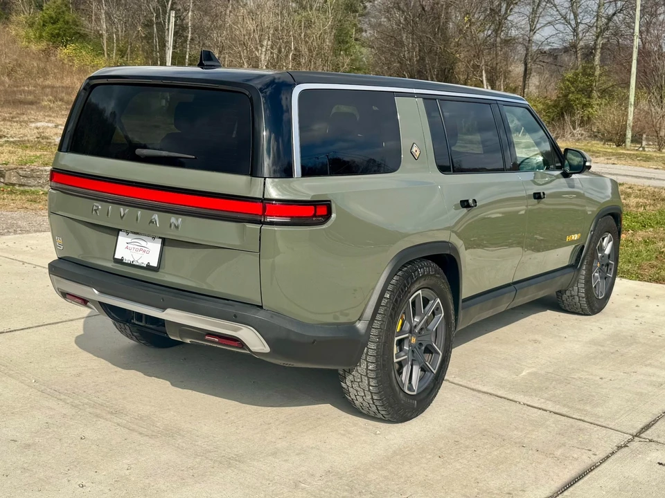2024 Rivian R1S - Image 3 of 12