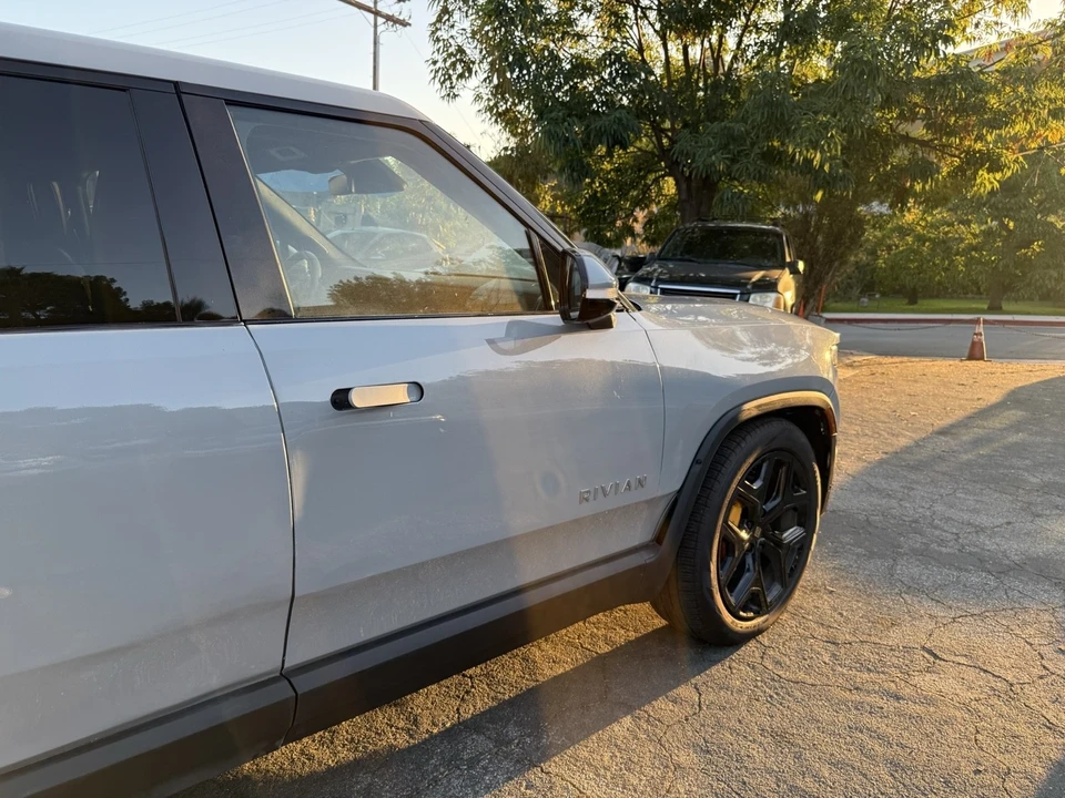 2024 Rivian R1T - Image 5 of 16