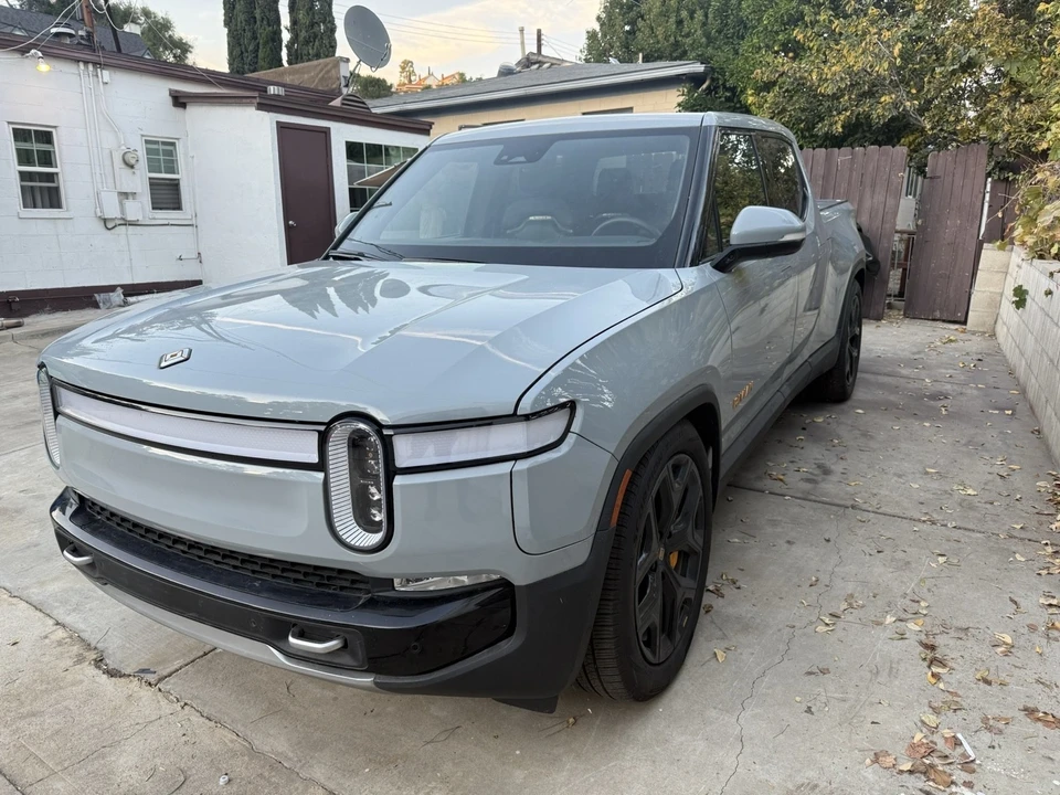 2024 Rivian R1T - Image 2 of 16