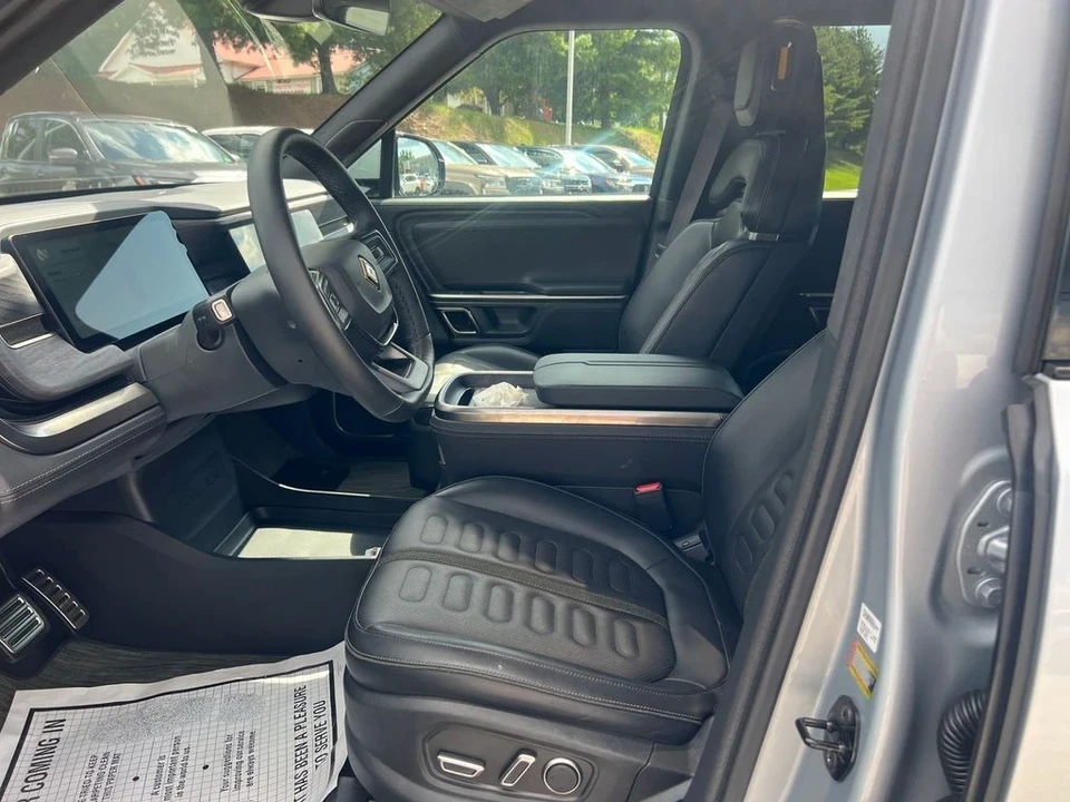 2024 Rivian R1T - Image 9 of 12
