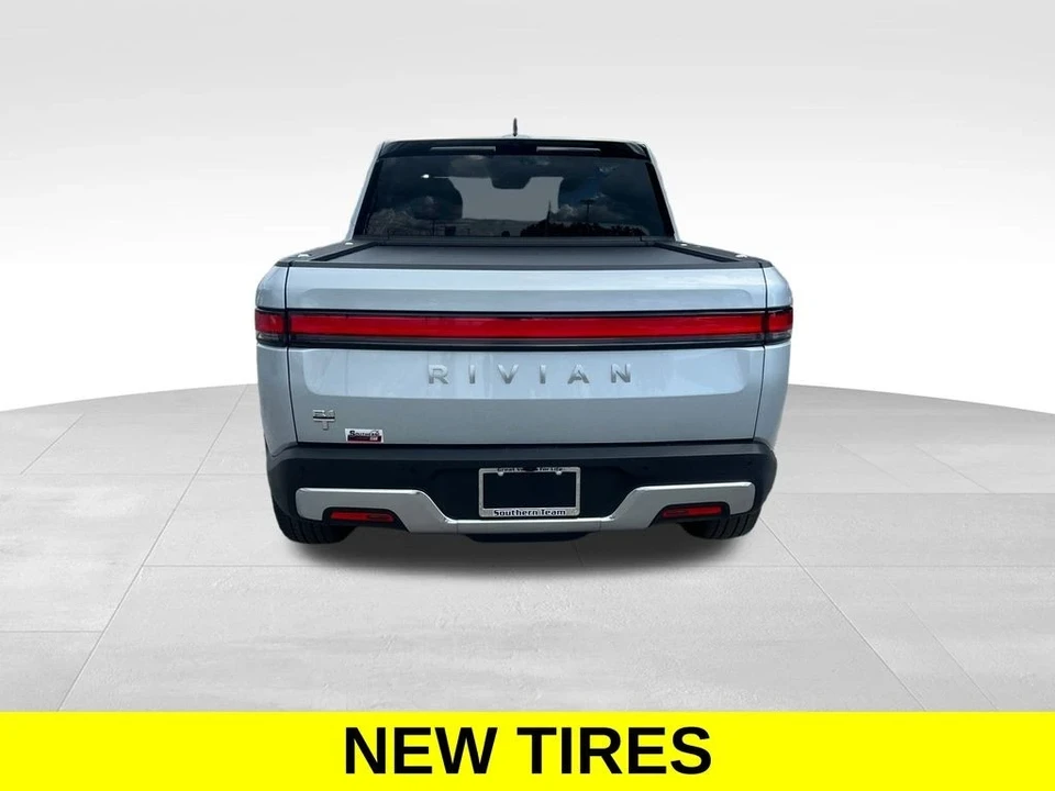 2024 Rivian R1T - Image 4 of 12