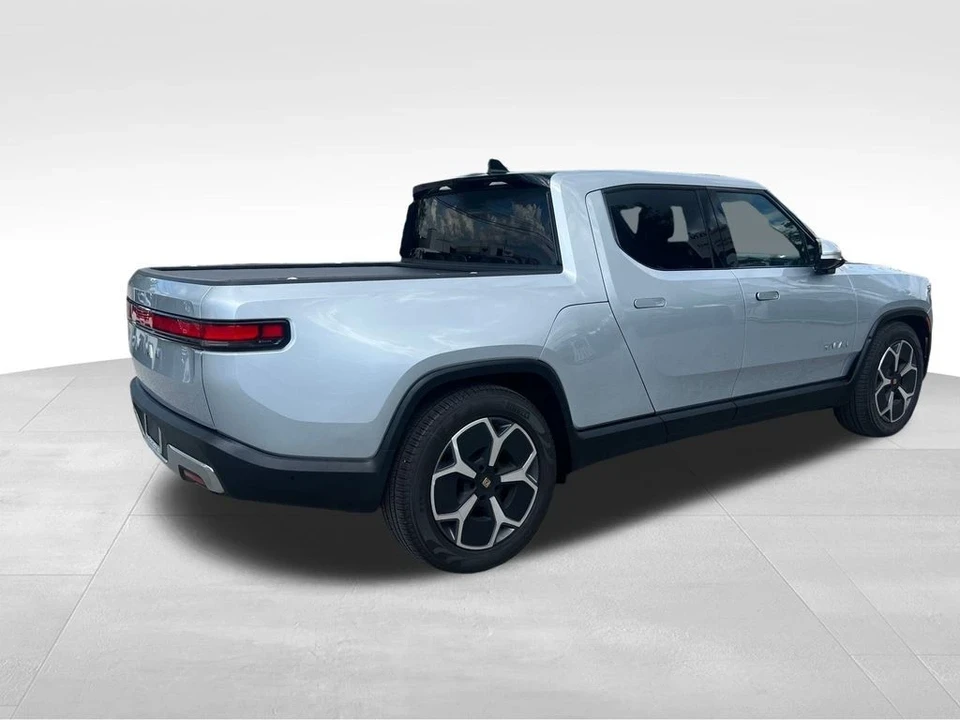 2024 Rivian R1T - Image 5 of 12