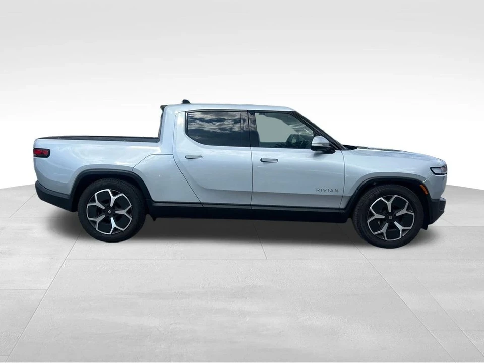 2024 Rivian R1T - Image 6 of 12