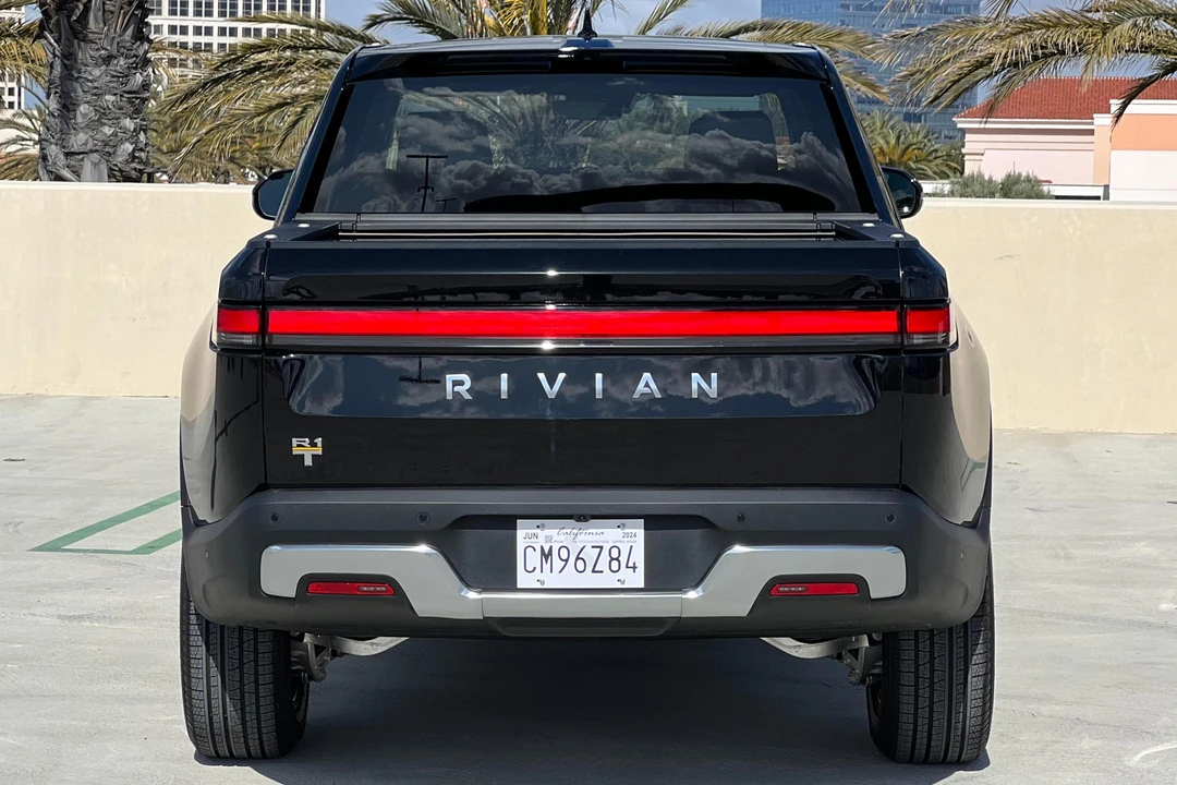 2024 Rivian R1T - Image 5 of 31