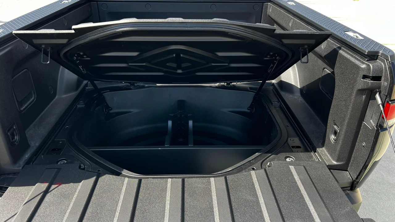 2024 Rivian R1T - Image 19 of 31