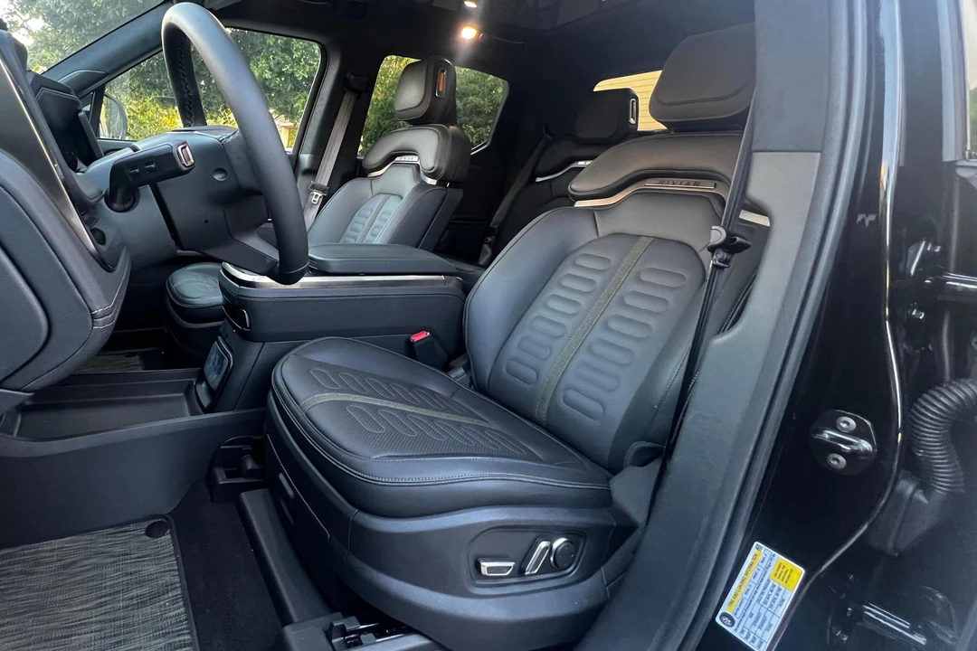 2024 Rivian R1T - Image 30 of 31