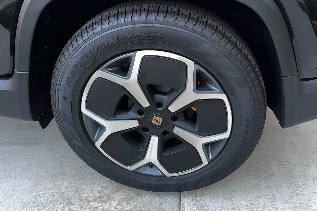 2024 Rivian R1T - Image 26 of 31