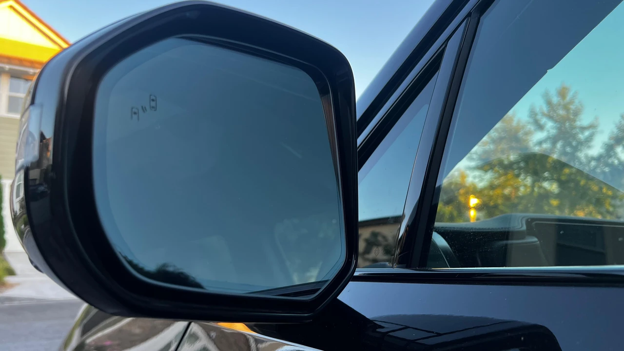 2024 Rivian R1T - Image 15 of 31