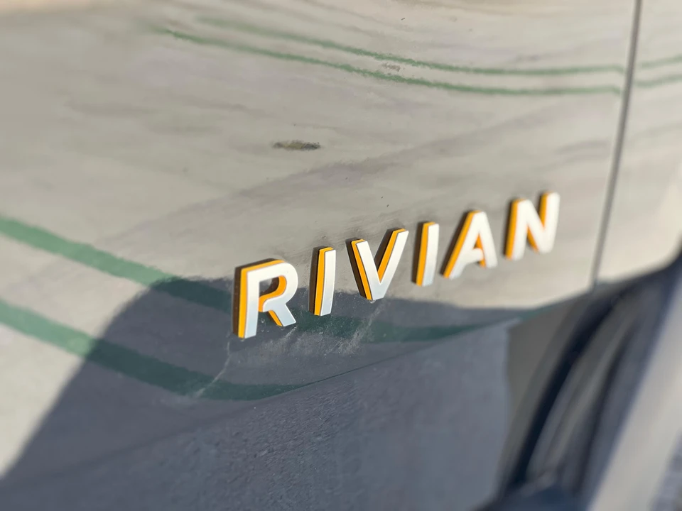 2024 Rivian R1T - Image 24 of 31
