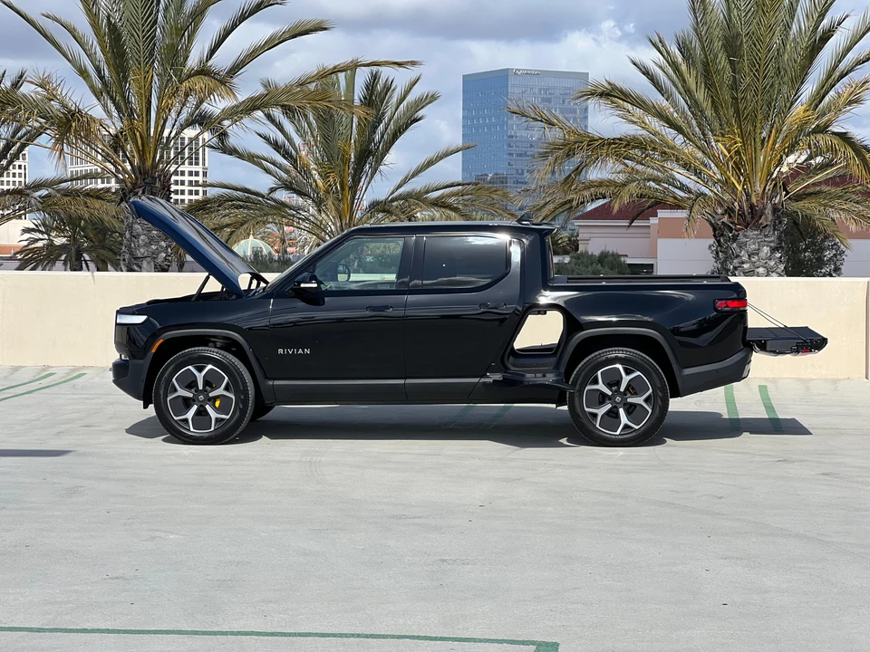 2024 Rivian R1T - Image 13 of 31