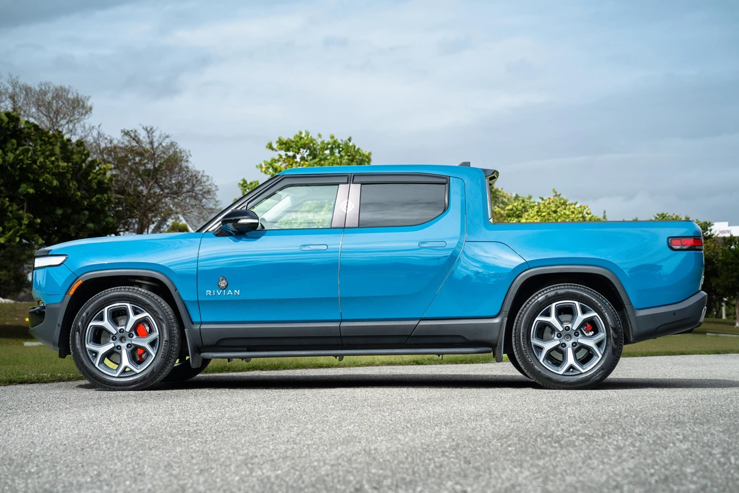 2024 Rivian R1T - Image 9 of 31