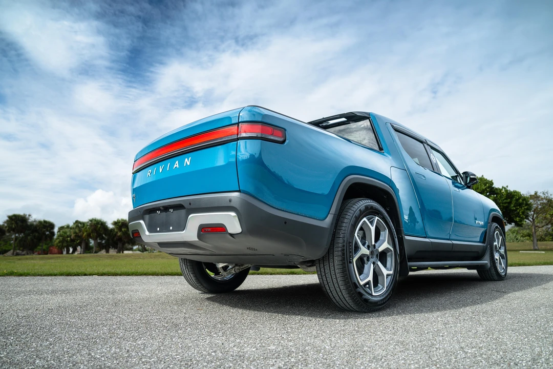 2024 Rivian R1T - Image 13 of 31