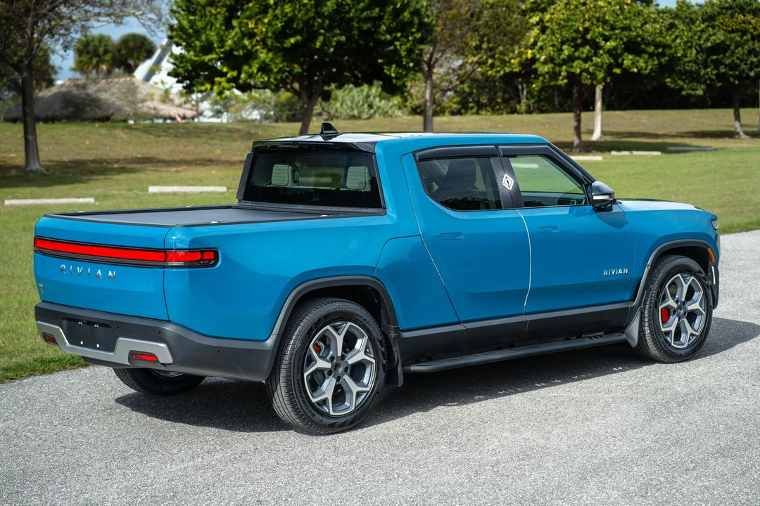 2024 Rivian R1T - Image 14 of 31