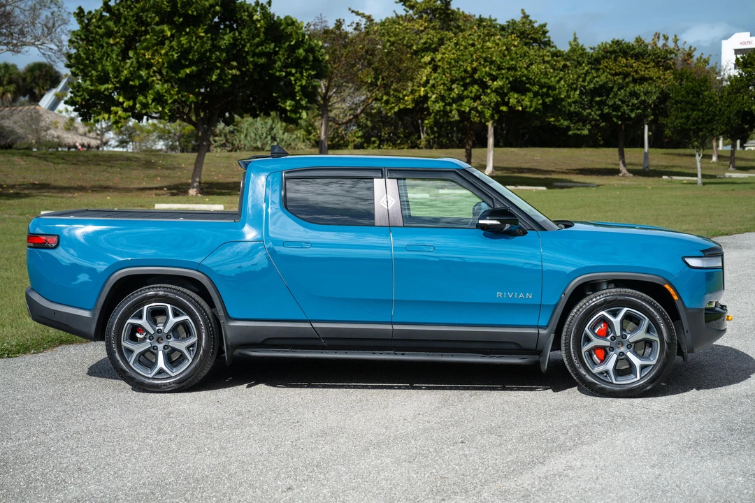 2024 Rivian R1T - Image 17 of 31