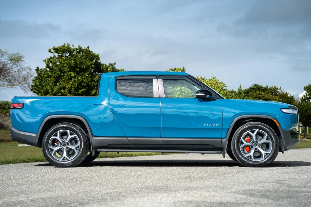 2024 Rivian R1T - Image 3 of 31