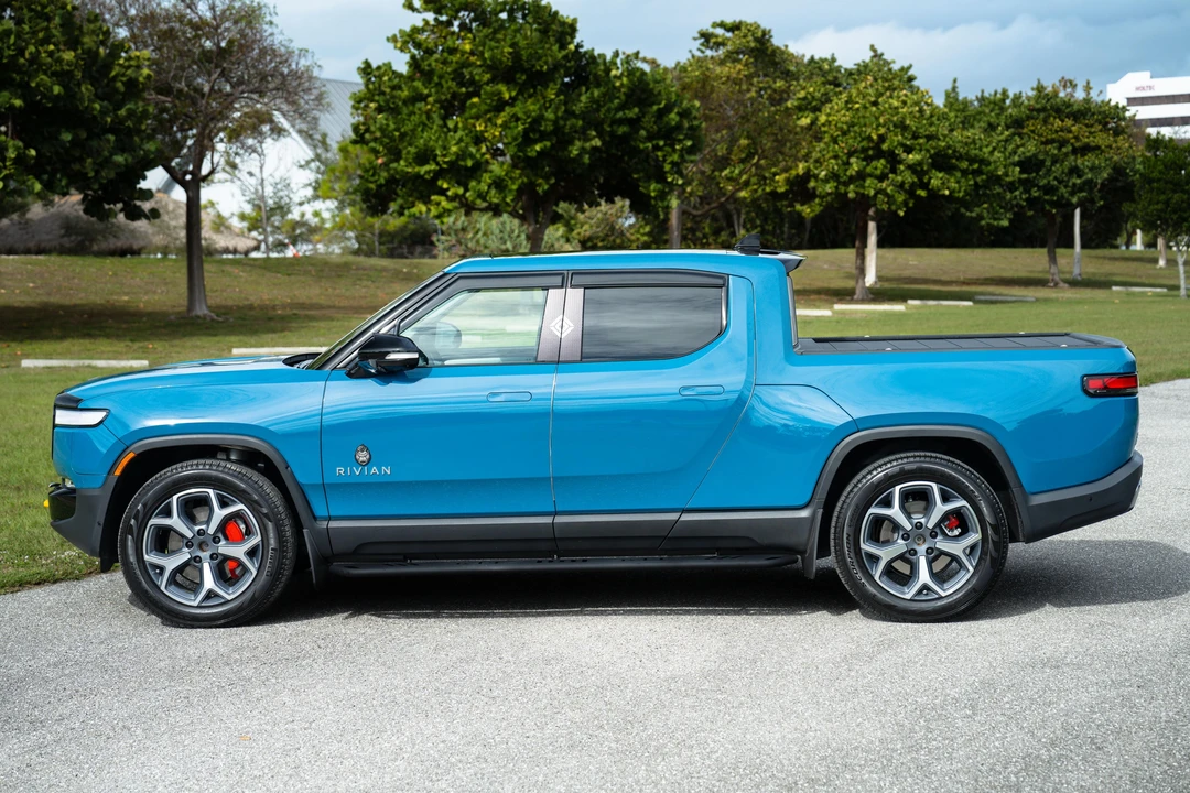 2024 Rivian R1T - Image 10 of 31