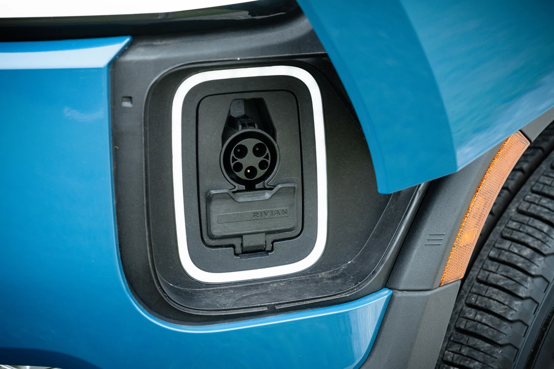 2024 Rivian R1T - Image 31 of 31