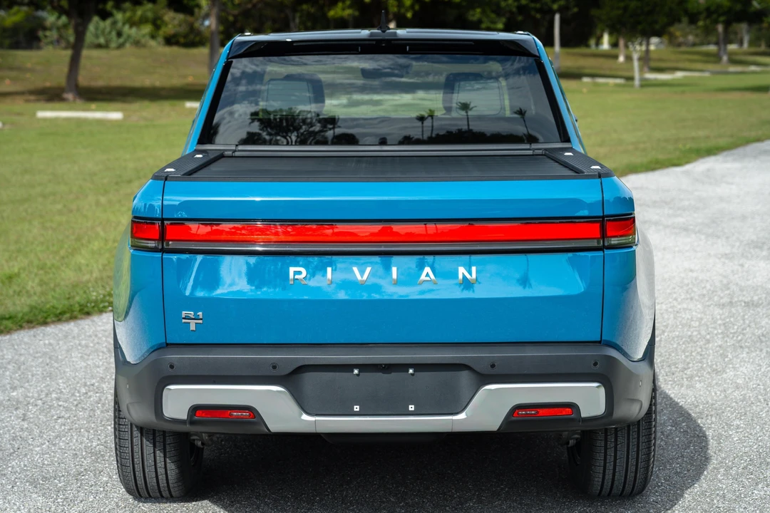 2024 Rivian R1T - Image 5 of 31
