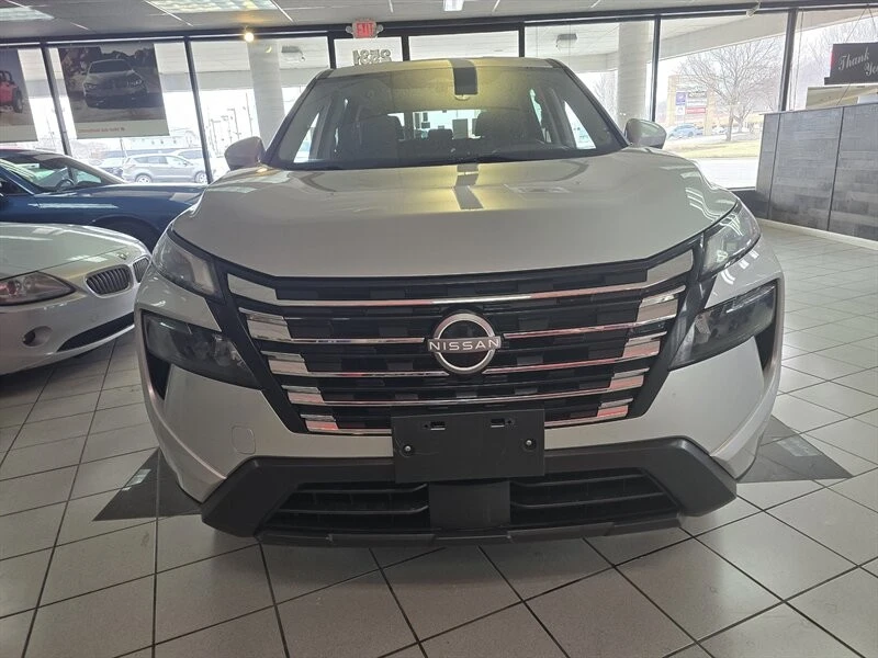 2024 Nissan Rogue - Image 2 of 4