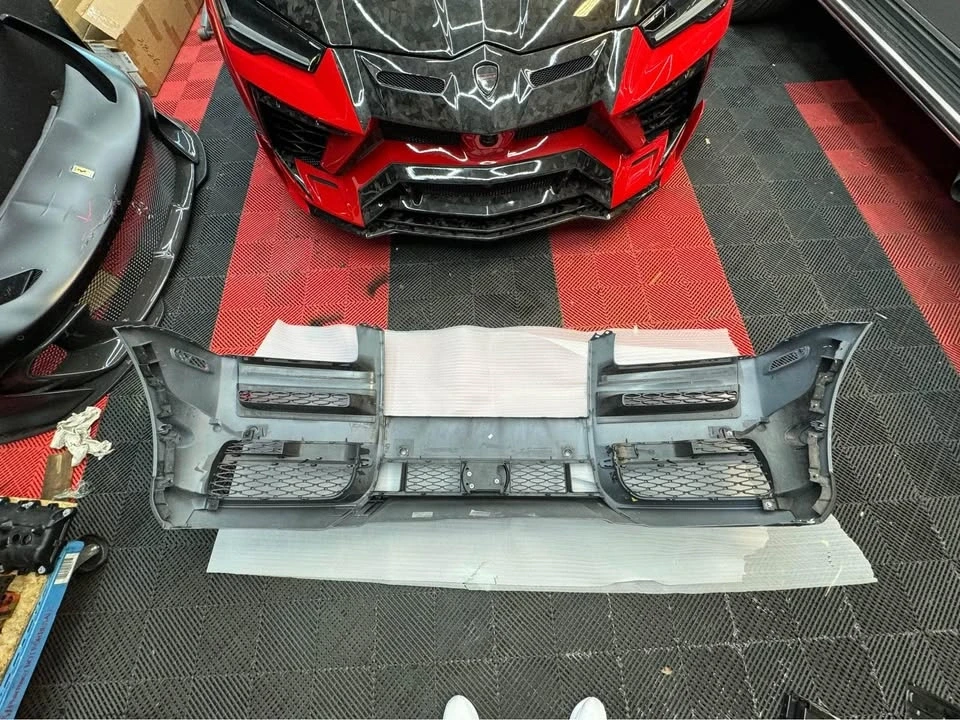 2024 Parts & Memorabilia Bodywork - Image 5 of 7