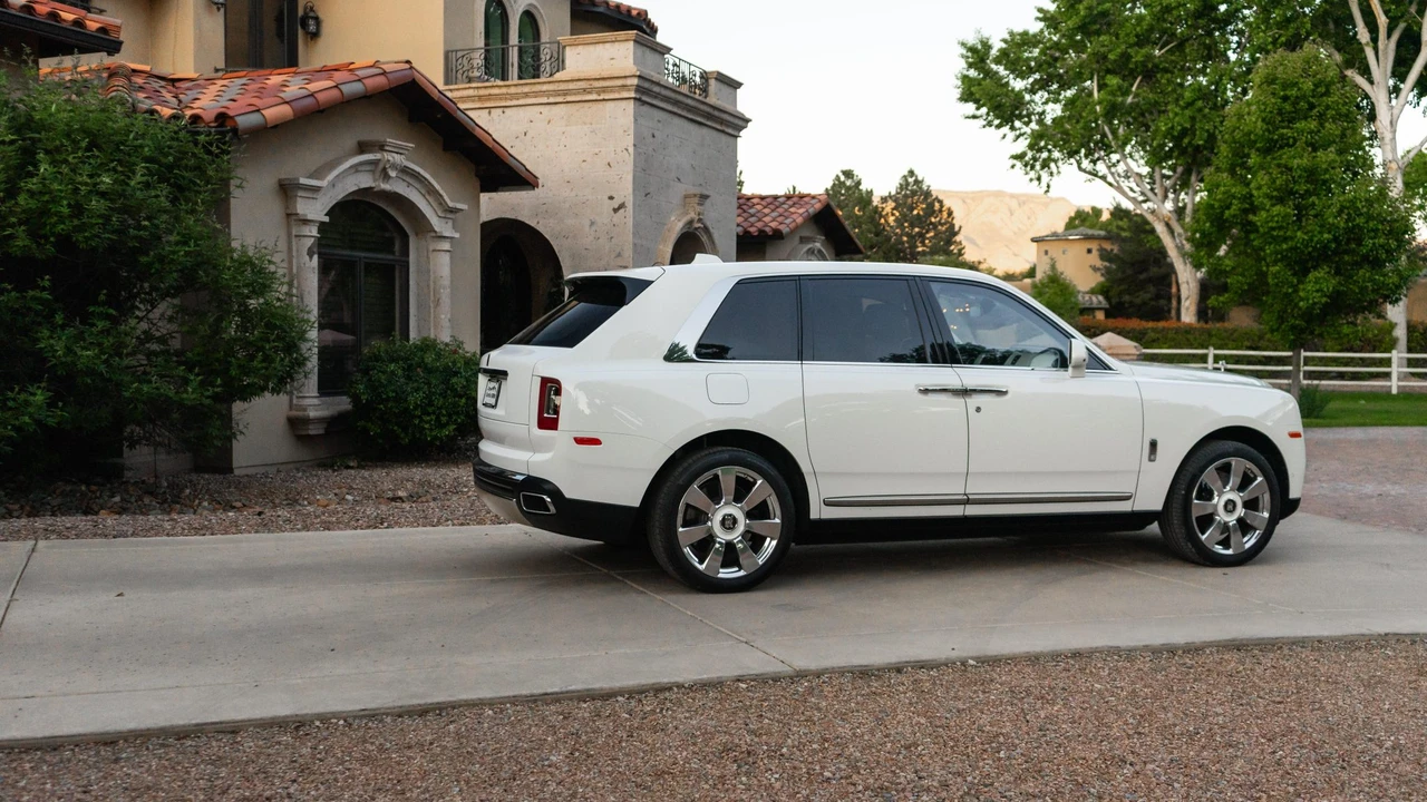2024 Rolls-Royce Cullinan - Image 30 of 31