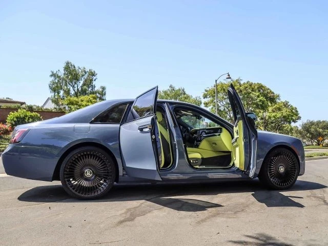 2024 Rolls-Royce Ghost Black Badge 2nd Gen - Image 24 of 31