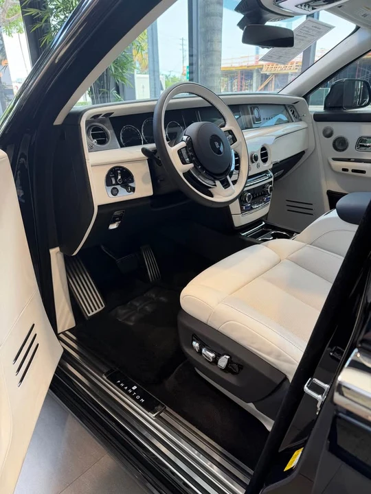 2024 Rolls-Royce Phantom VIII - Image 2 of 3