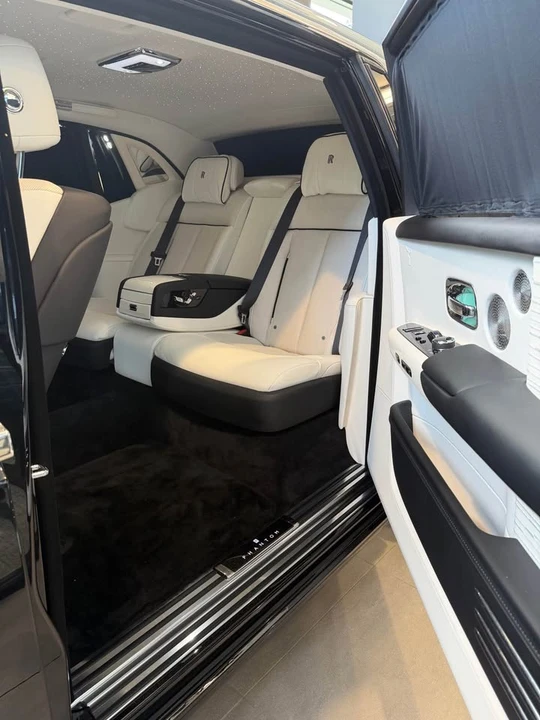 2024 Rolls-Royce Phantom VIII - Image 3 of 3