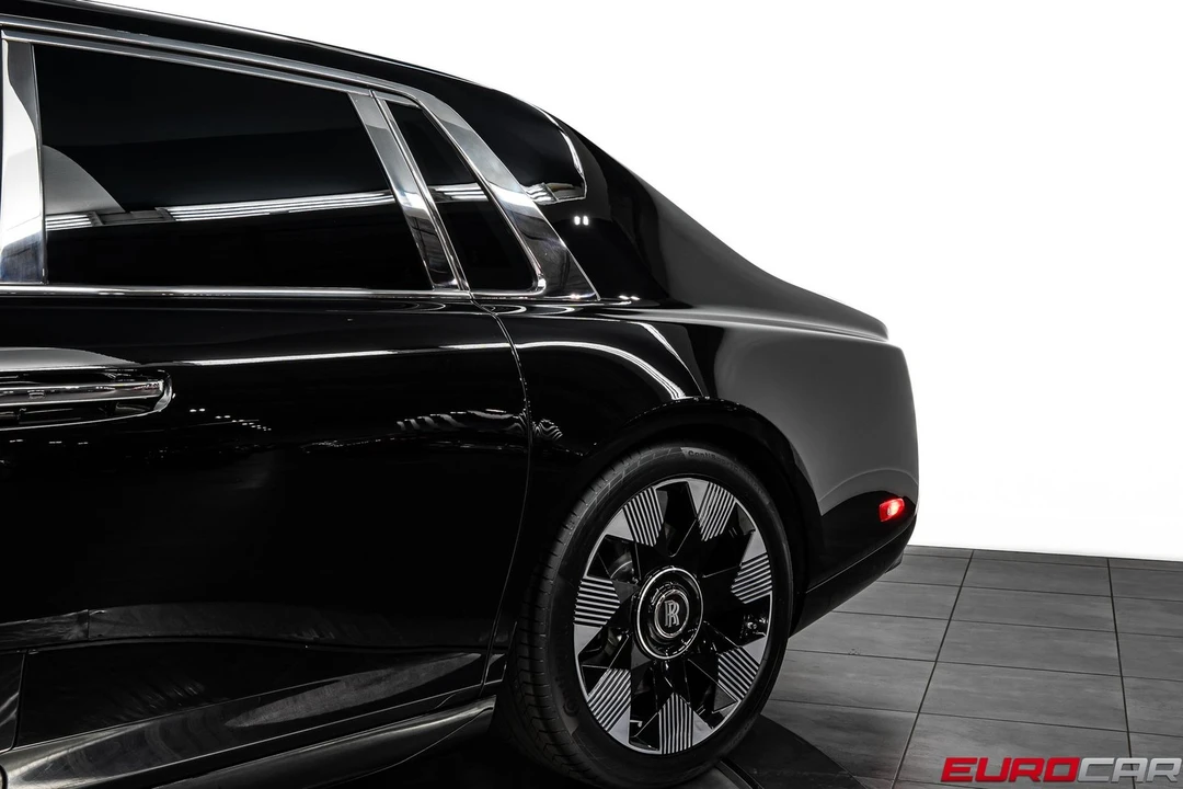 2024 Rolls-Royce Phantom VIII - Image 16 of 31