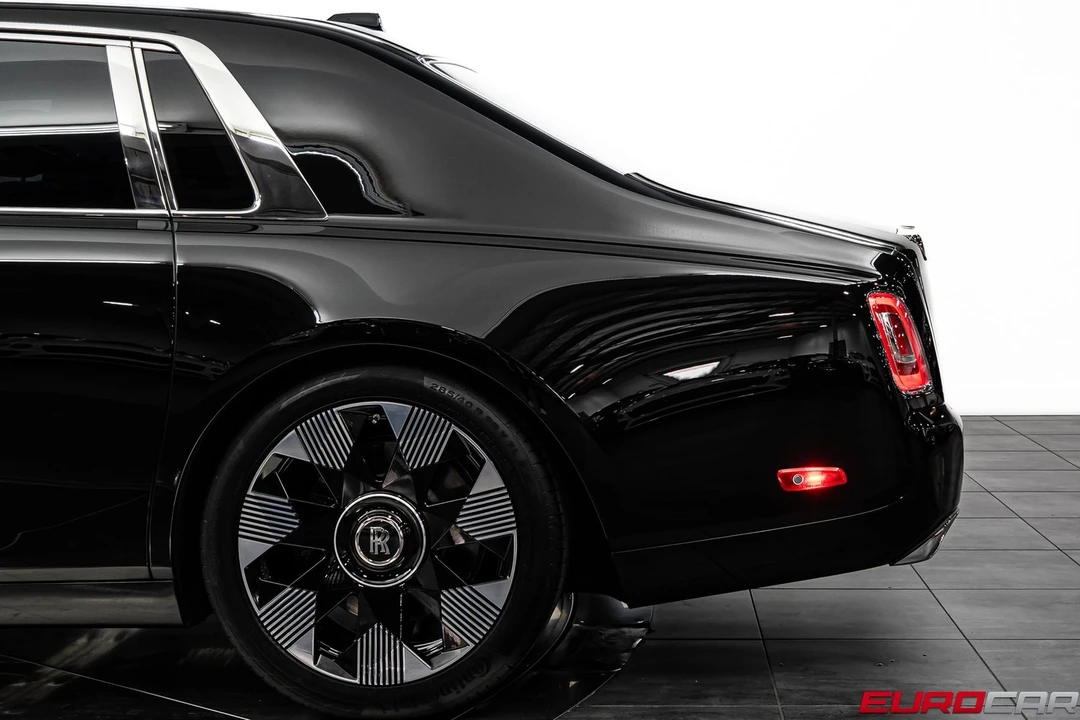 2024 Rolls-Royce Phantom VIII - Image 17 of 31