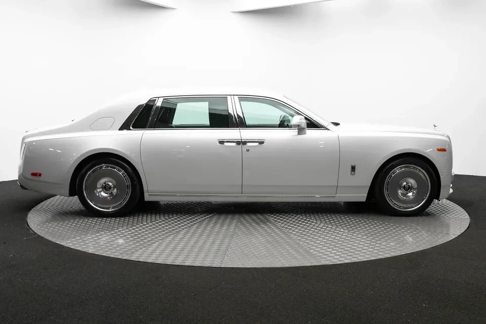 2024 Rolls-Royce Phantom VIII - Image 4 of 20