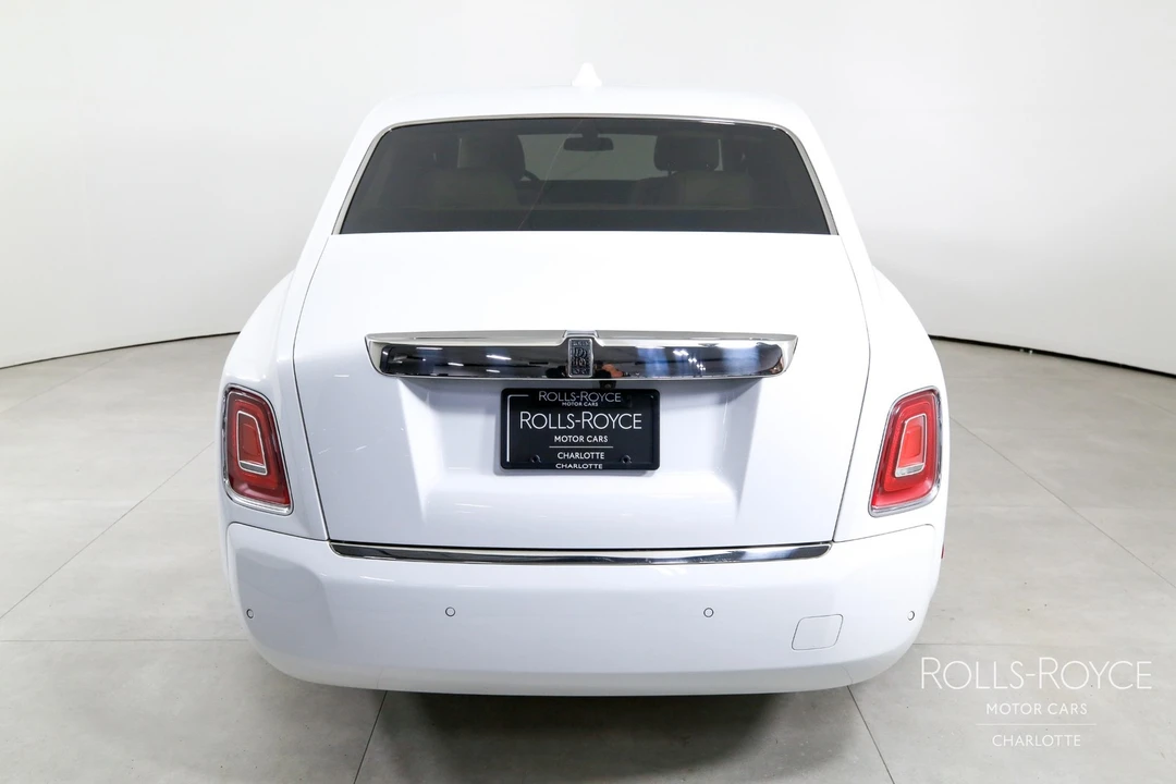 2024 Rolls-Royce Phantom VIII - Image 9 of 12