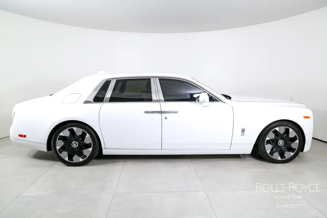 2024 Rolls-Royce Phantom VIII - Image 10 of 12