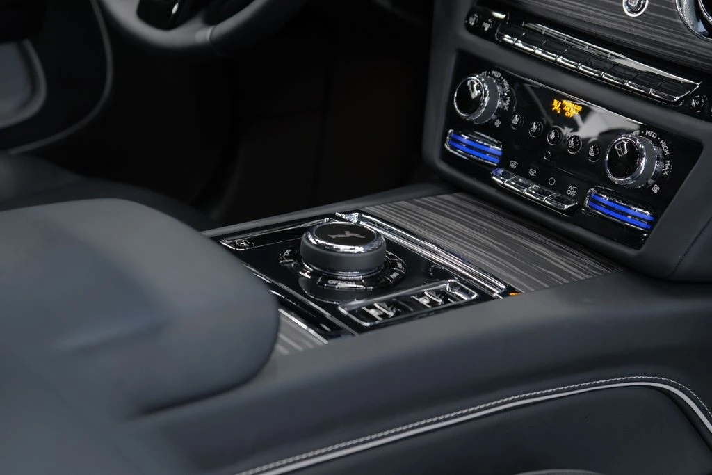 2024 Rolls-Royce Spectre - Image 25 of 31