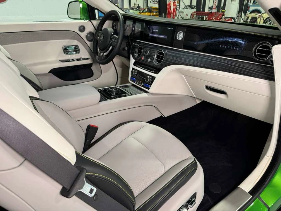 2024 Rolls-Royce Spectre - Image 15 of 31