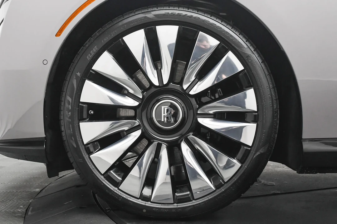 2024 Rolls-Royce Spectre - Image 18 of 31