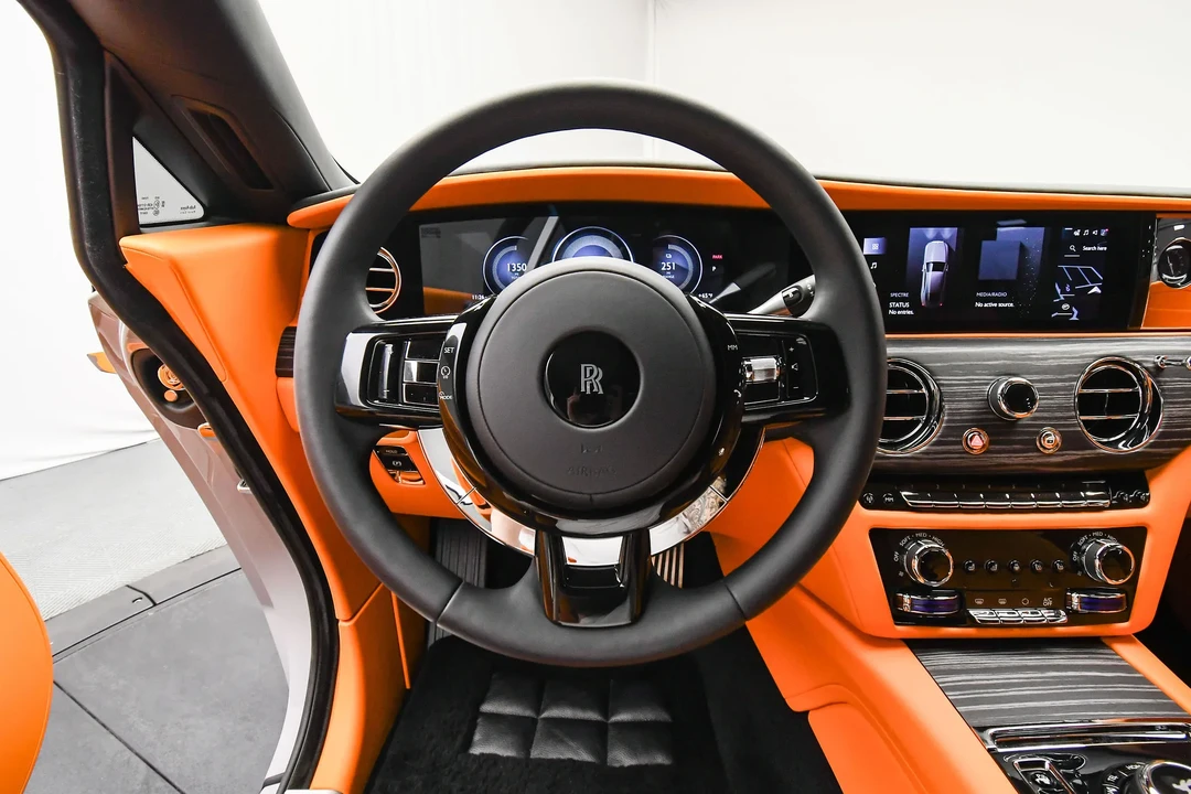 2024 Rolls-Royce Spectre - Image 25 of 31