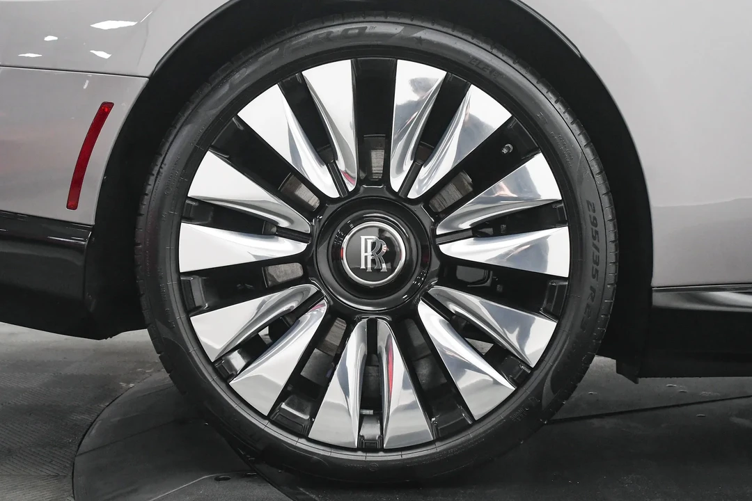 2024 Rolls-Royce Spectre - Image 20 of 31