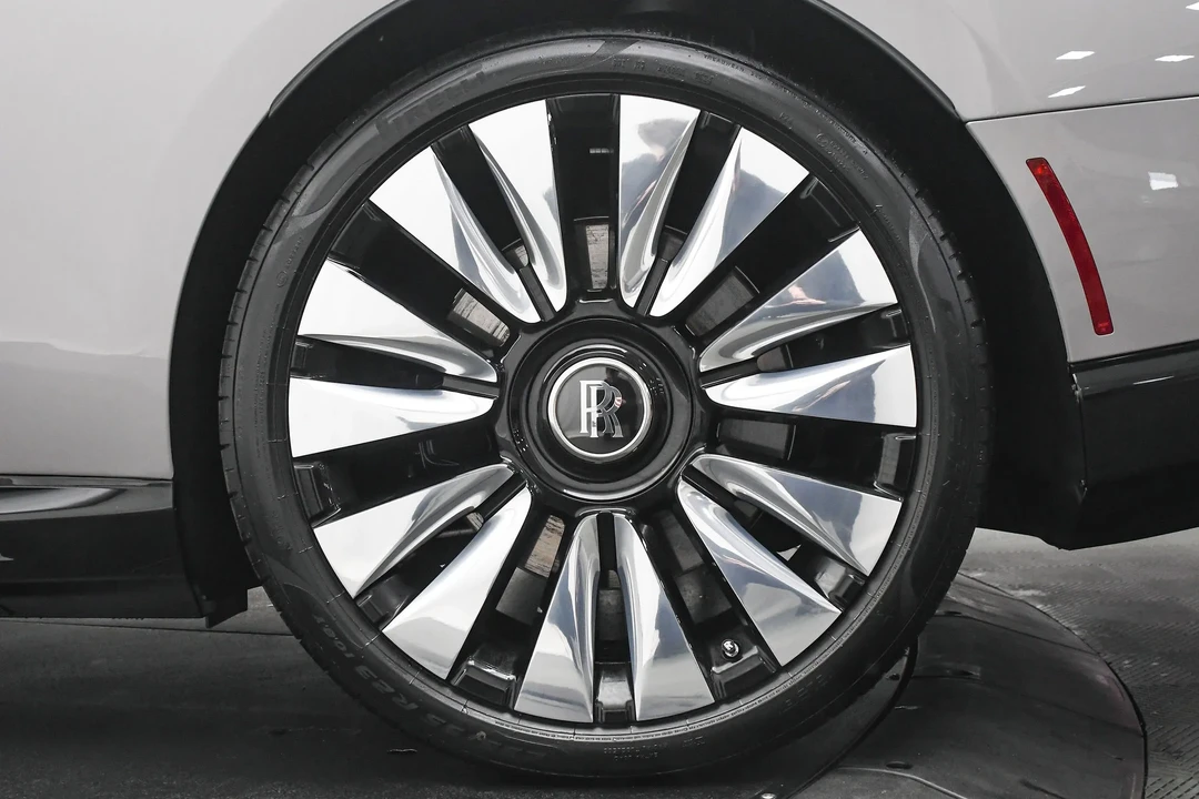 2024 Rolls-Royce Spectre - Image 19 of 31