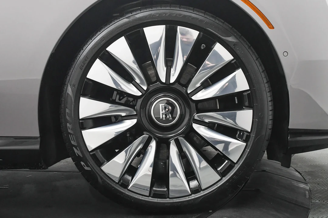 2024 Rolls-Royce Spectre - Image 21 of 31