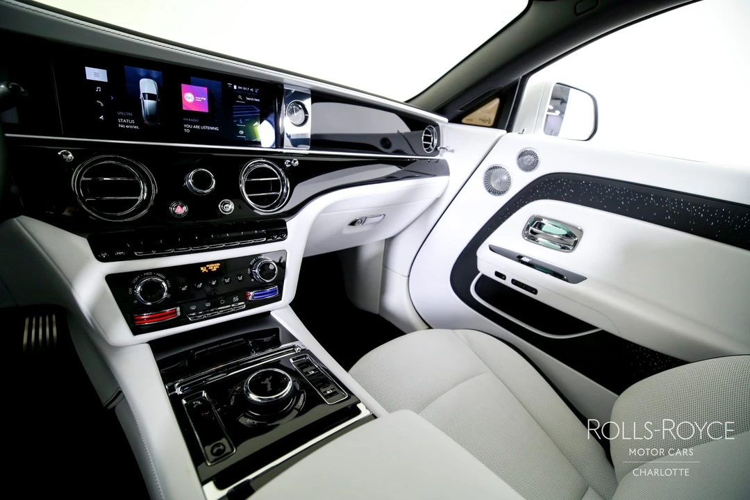 2024 Rolls-Royce Spectre - Image 16 of 31