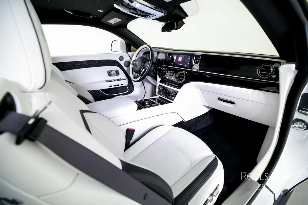 2024 Rolls-Royce Spectre - Image 25 of 31