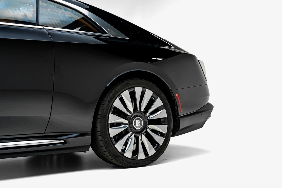 2024 Rolls-Royce Spectre - Image 15 of 31