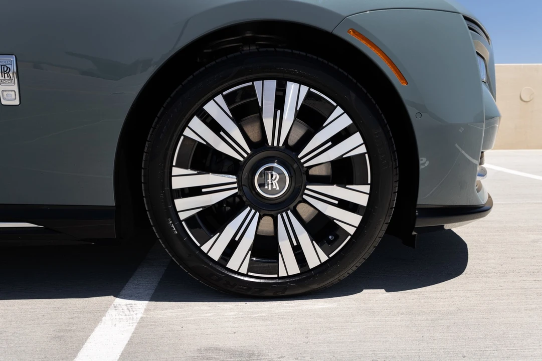 2024 Rolls-Royce Spectre - Image 20 of 31