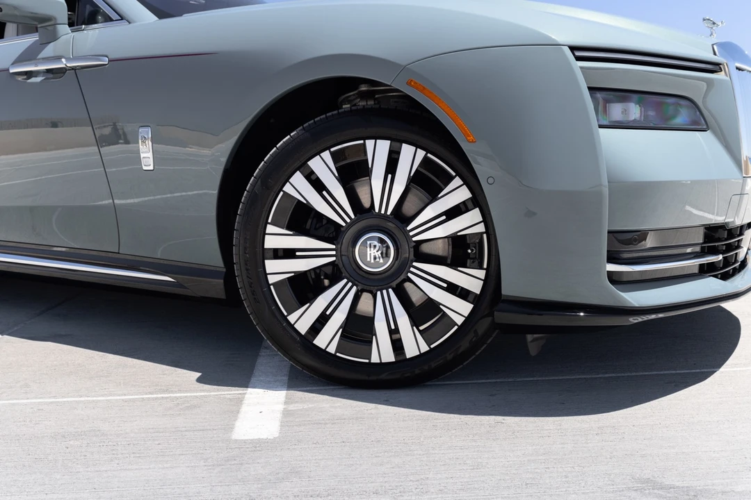 2024 Rolls-Royce Spectre - Image 17 of 31